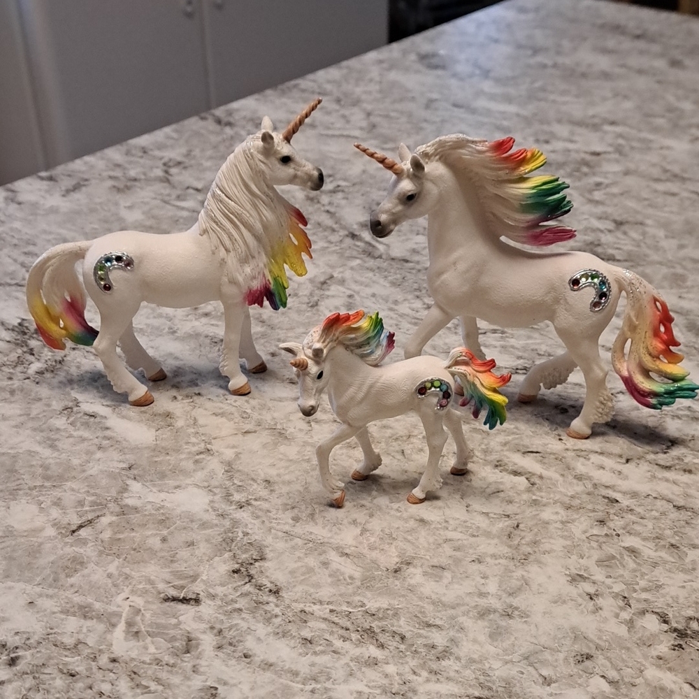 Schleich rainbow Unicorn Figurine Set